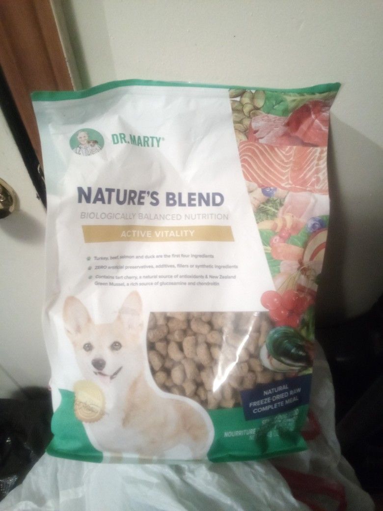Dog Food And Dog Treats