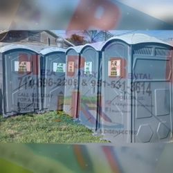 BAÑOS DISPONIBLES