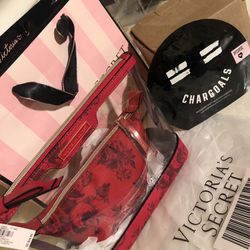 Victoria’s Secret Pink Makeup bag Brand New And Face mask 