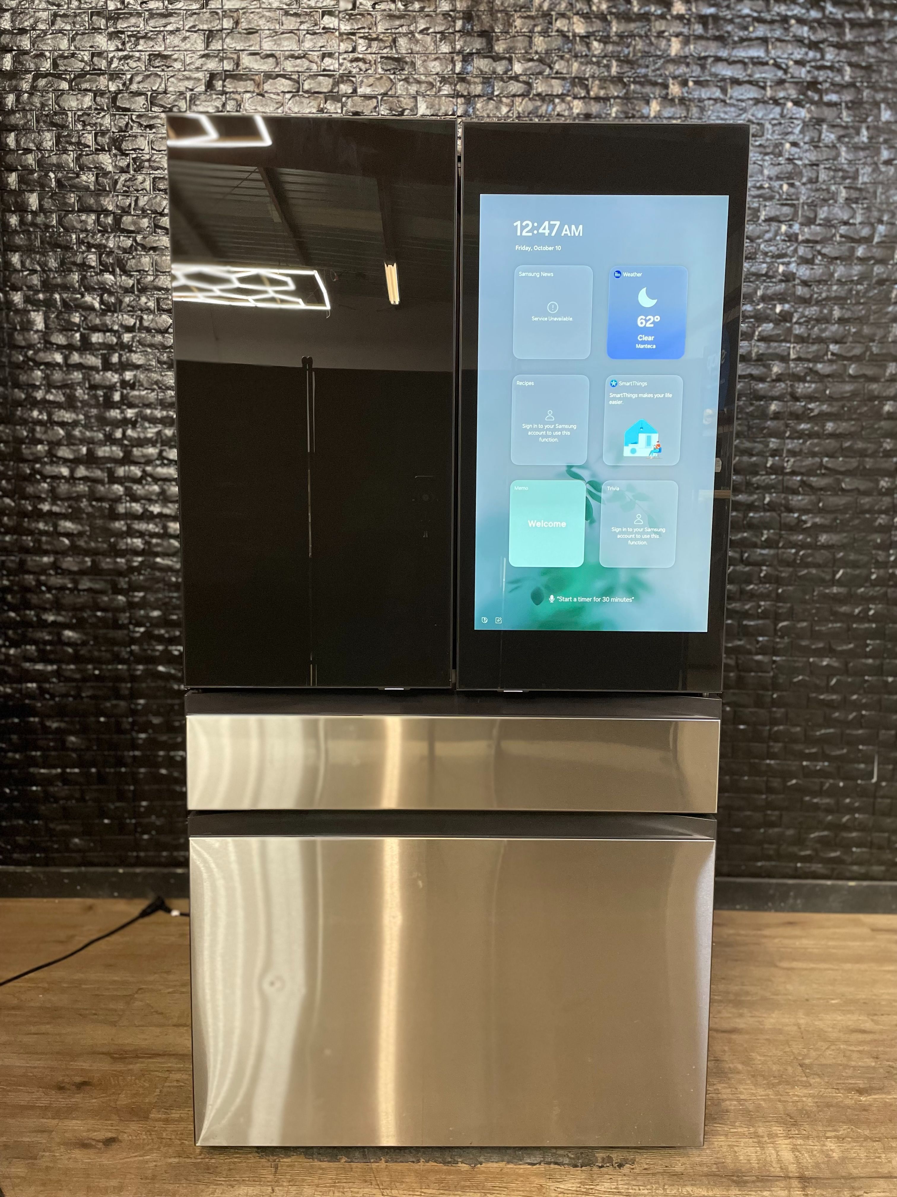 SAMSUNG FAMILY HUB BESPOKE REFRIGERATOR w/WARRANTY! R2734A