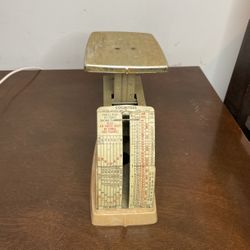 Vintage Countess Pelouze Evanston 2lb Postal Scale