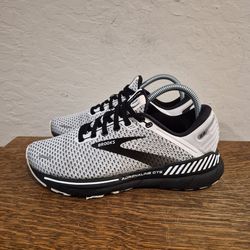 Brooks Adrenaline GTS 22 Athletic Running Shoes 
Women's Size 8 Medium B
