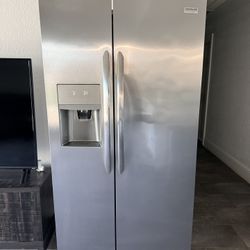  Frigidaire Side By Side Stainless Steel Refrigerator 