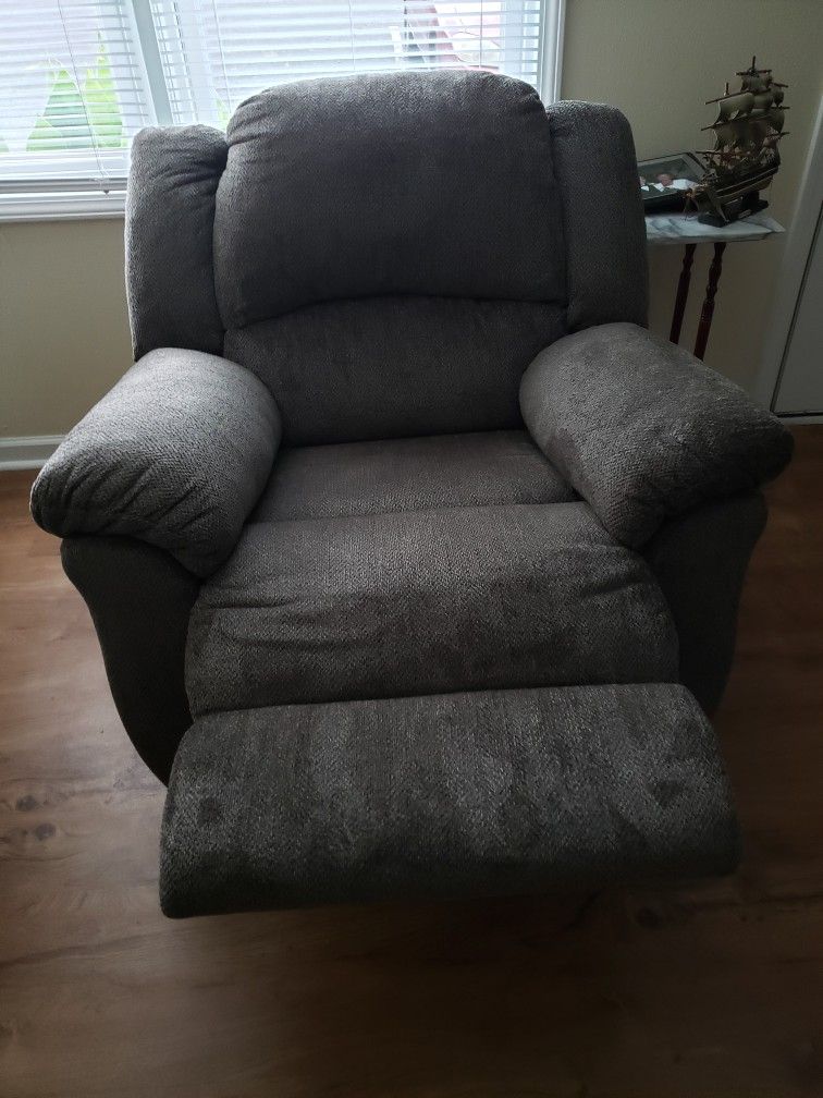 The 2 Recliners Goes With The Couch That $800