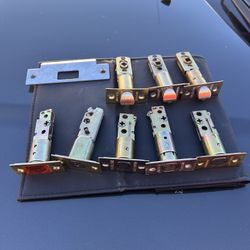 Lot Of 5 Deadbolt Lach And 3 Knock Lach. 