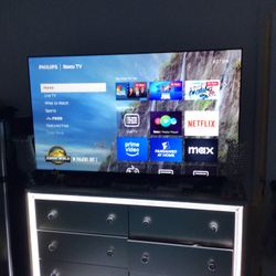 Phillips Roko 65Inch UHD TV