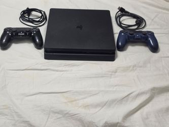 Sony PlayStation 4 Slim Console Bundle