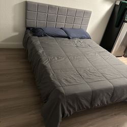 Queen Size Bed With Headboard 