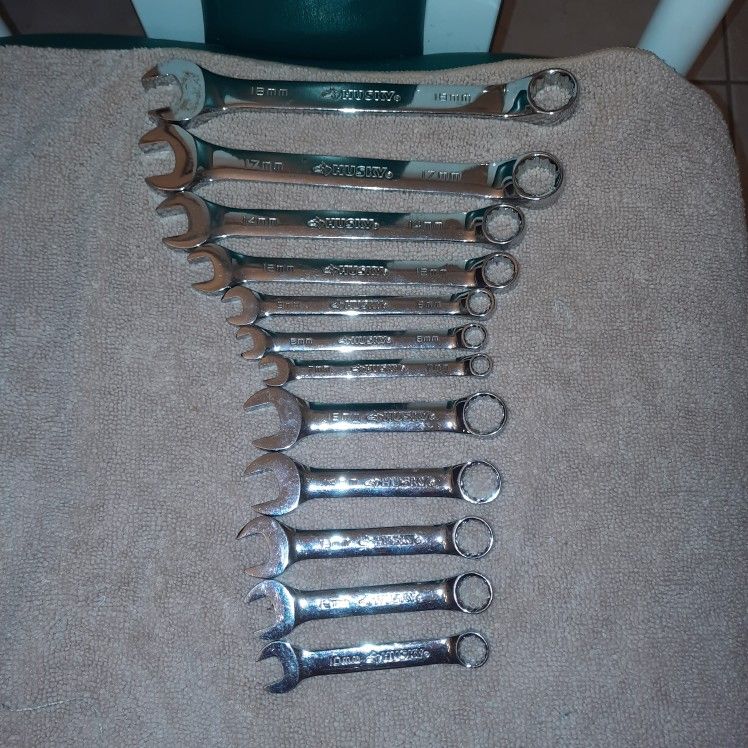 Husky 12 PC Metric Combination Wrench Set with 5 Stubbys. Made In USA.