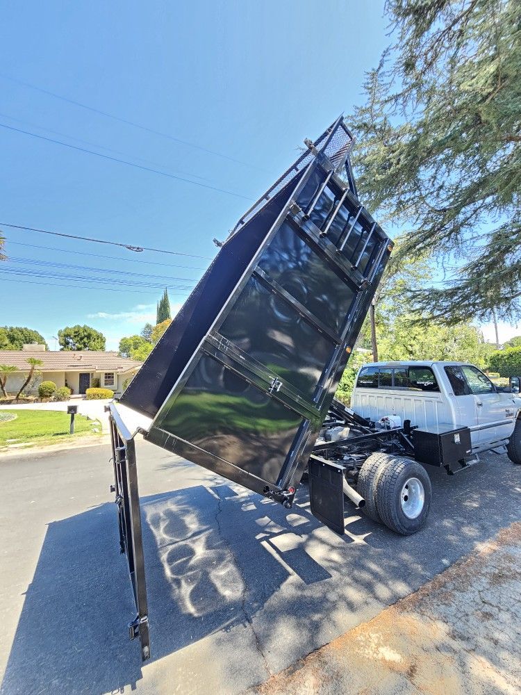 WE BUILDING DUMP TRAILERS AND TRUCKS CUSTOM MAKE DIFERENT CAPACITY AND SIZES DIFERENT CAPACITY DEPEND YOU ORDER FOR ANY QUESTION TEXT ME PLEASE SE HAB