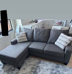 Reversible sofa chaise