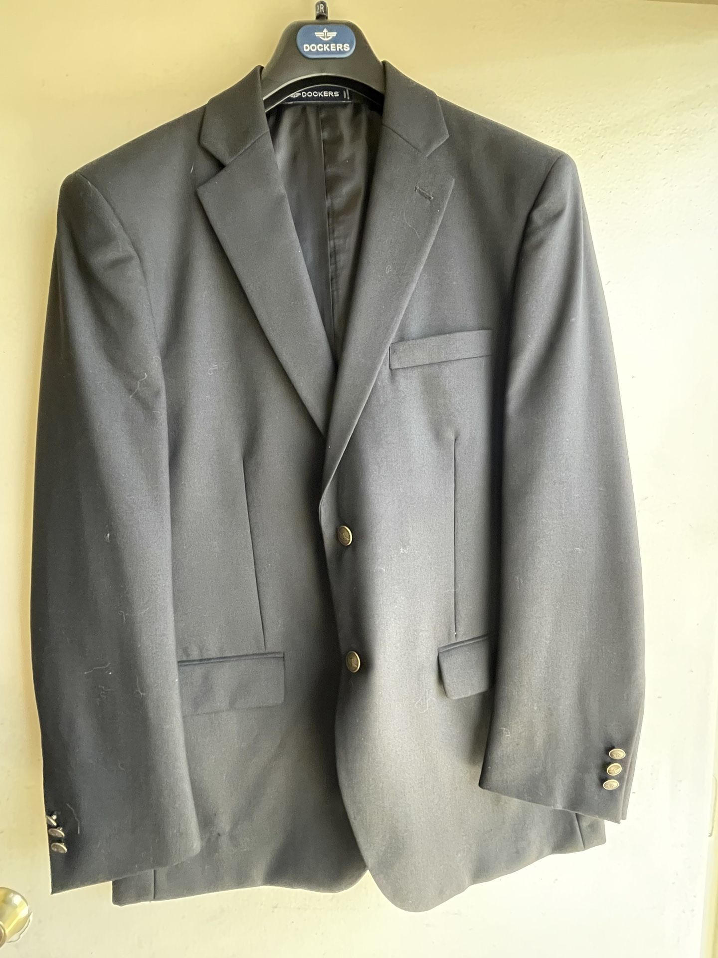Black Men’s Suit Jacket 42R.