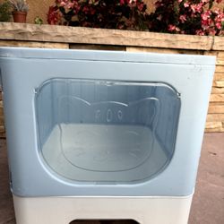 Litter Box. 