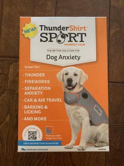 Dog anxiety thunder shirt size large new in box