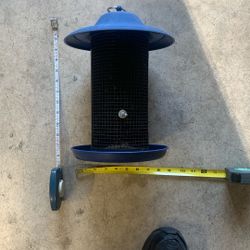 Bird feeder