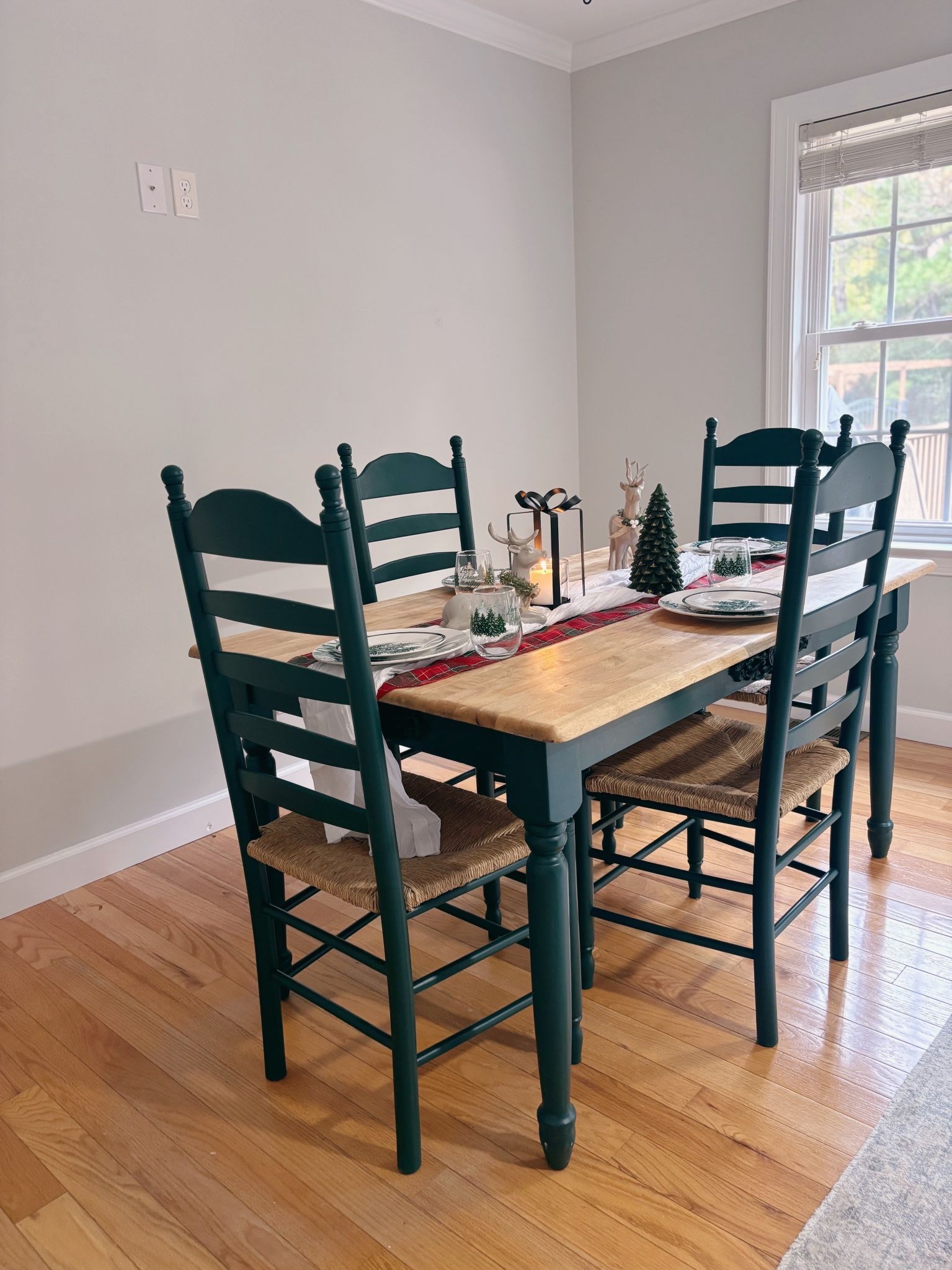Farmhouse Deep Green Dining Table & Chairs Set