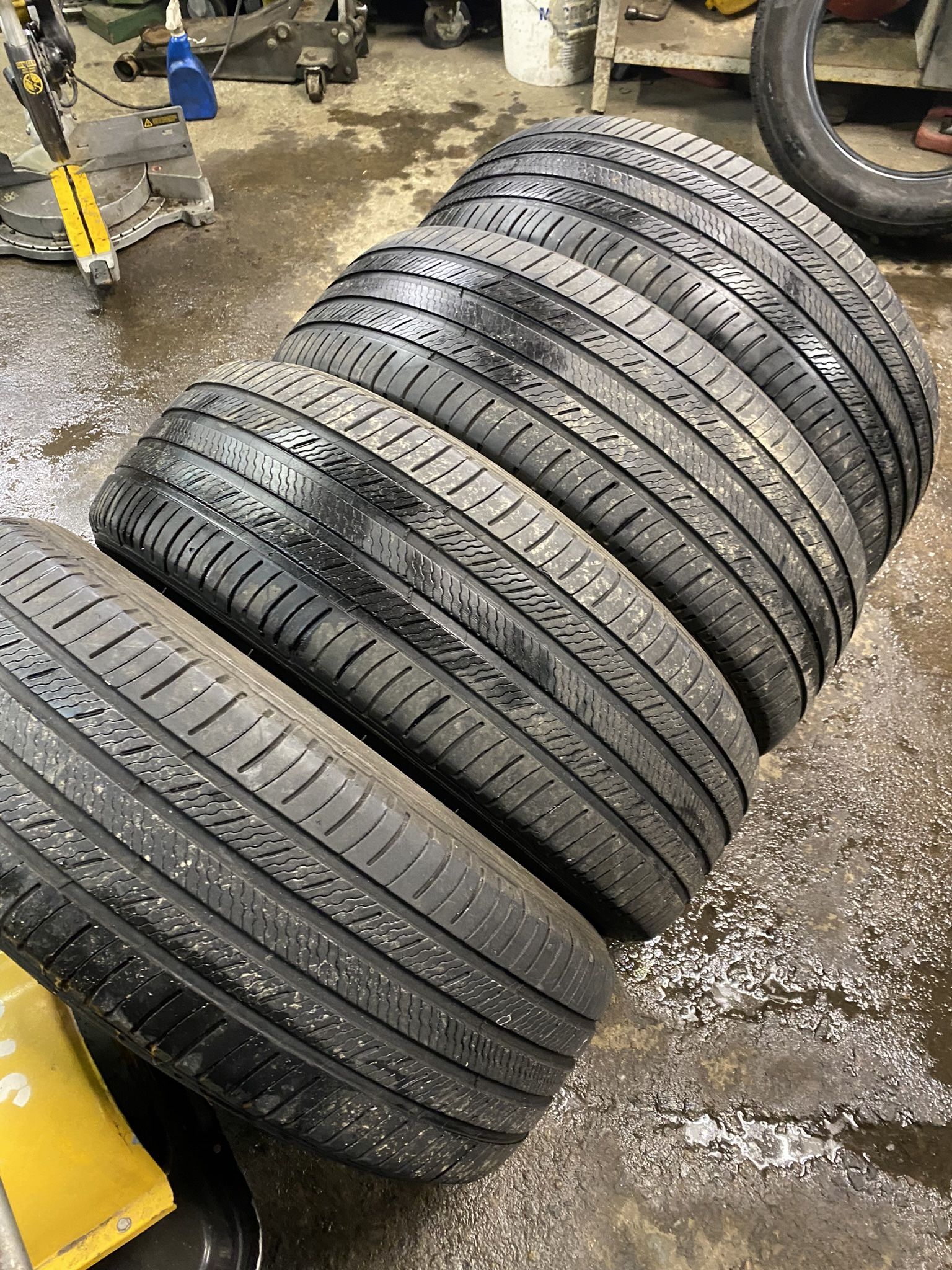 Full Set Tires 235 65 18