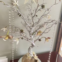 Decoration Room With “life’s Tree” With Mirror And Light 