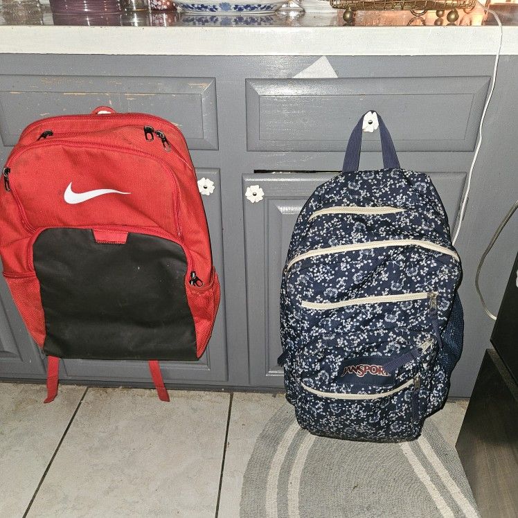 2 NAME BRAND BACKPACKS NIKE AND JANSPORT ONLY $29 ,EACH