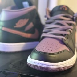 AIR JORDAN 1 MID SE Black/sky j orange 8.5 