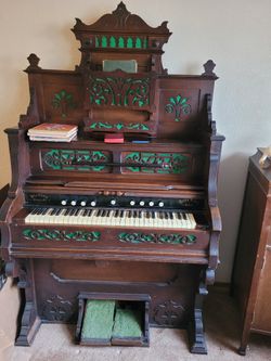 Derby Conn Organ
