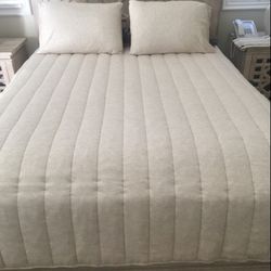 Complete Pottery Barn Queen bedroom Set 