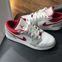 Boys 7 Nike air Jordan 1 Low SE