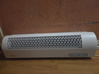Window fan with Reversible airflow . with Remote control..Works  Good.