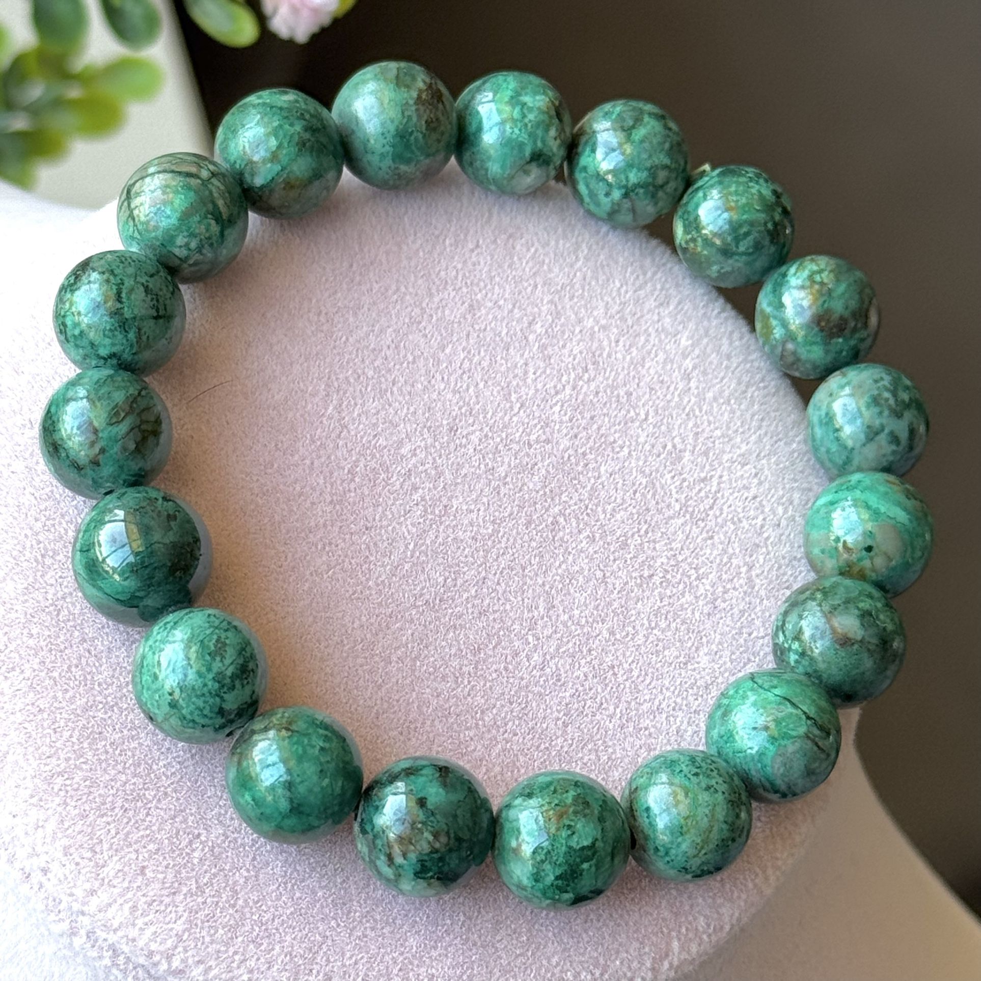 https://offerup.com/redirect/?o=MTAubW0= Crysocolla Bracelet 