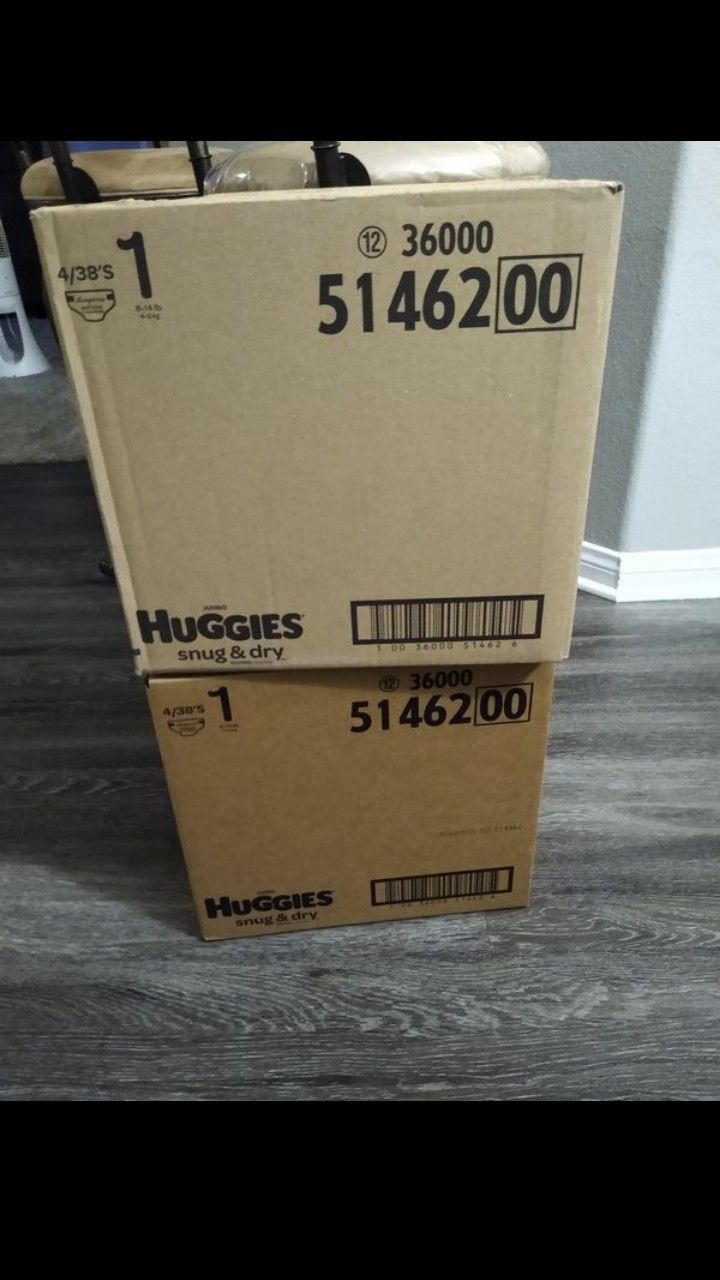 Huggies size 1 snug and dry 152 diapers each box