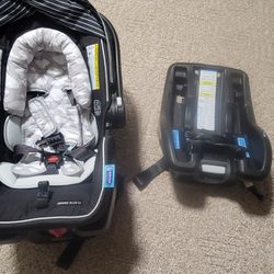 Graco Snugride 35 Lite LX with 2 Carseat Bases!