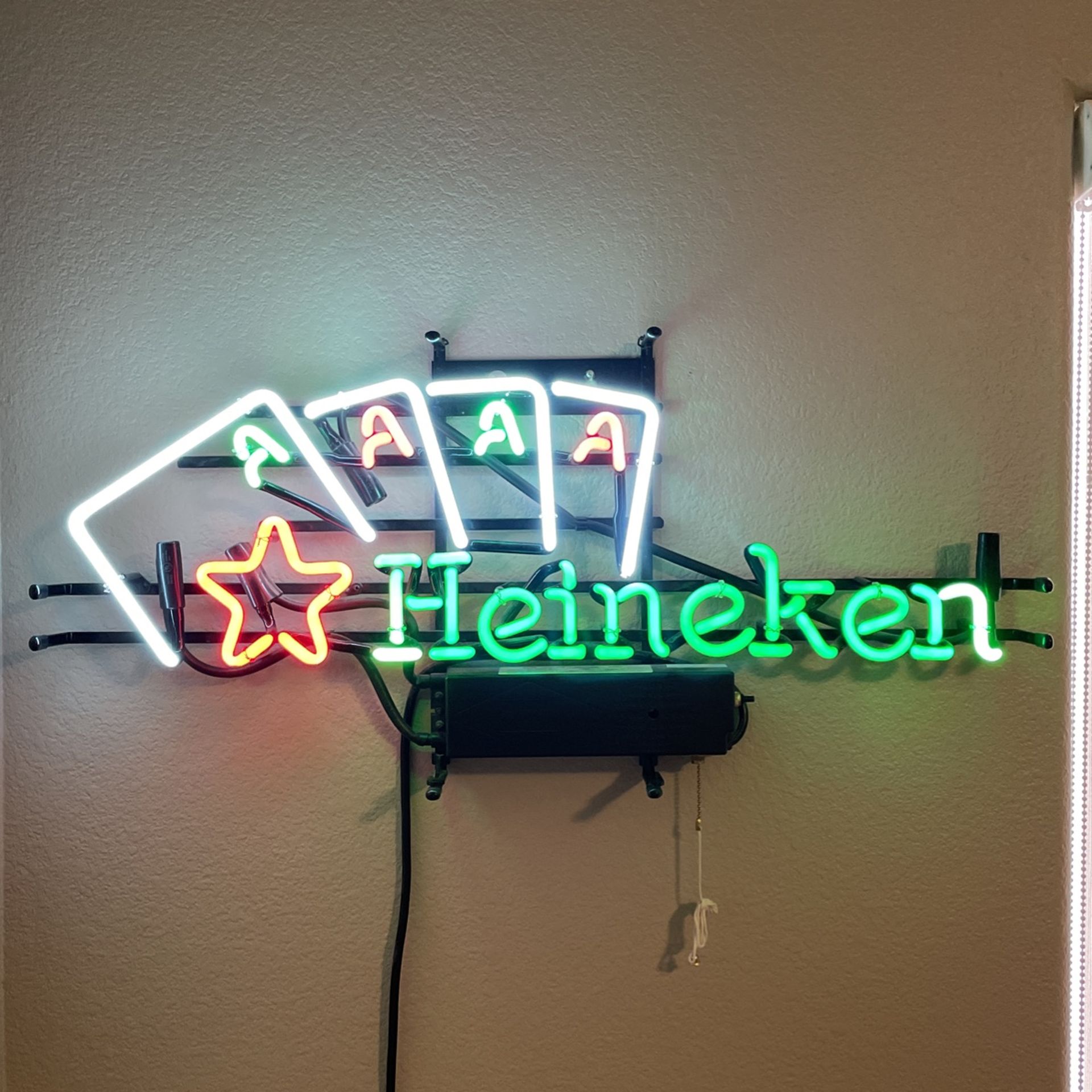 Heineken Neon SIGN for Sale in Las Vegas, NV - OfferUp
