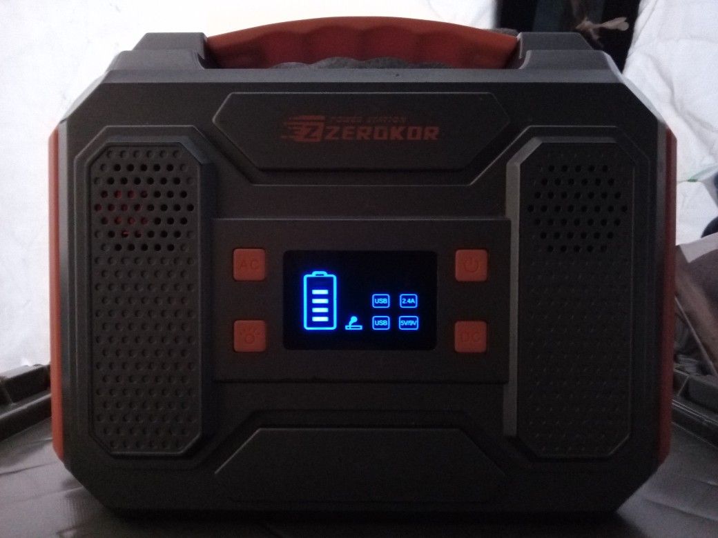 Zerokor Portable Electric Generator With Solar Panels