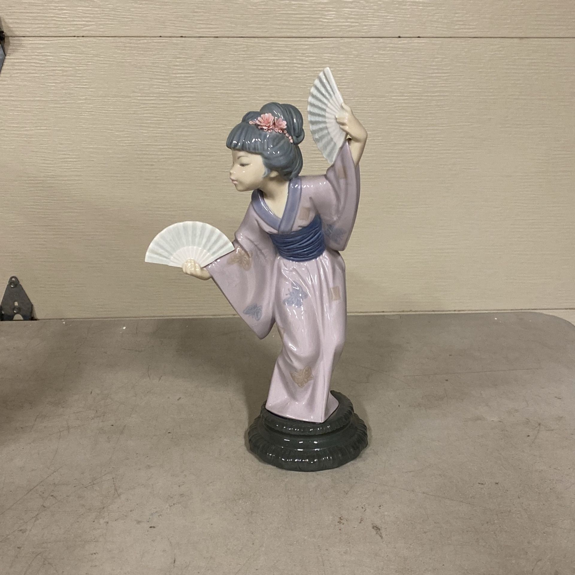 Vintage Lladro Madame Butterfly Japanese Geisha Girl With Fans #4991