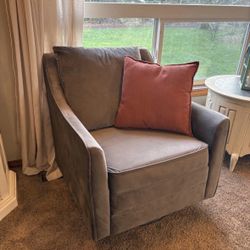 Gorgeous Glider Chair 