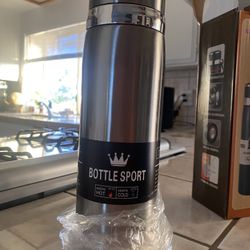 Vacuum sealed, stainless steel, insulated water tumbler