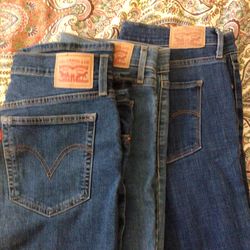 Women’s Levi’s  (Three  Count)