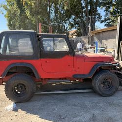 1995 jeep wrangler 4cyl ***for Parts Only***