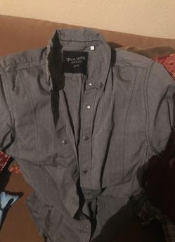 Guess button up size medium