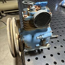 $100 OBO – 1968 Vintage Cast Iron Belt Driven Air Compressor Pump