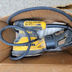 Dewalt Random Orbit Sander 