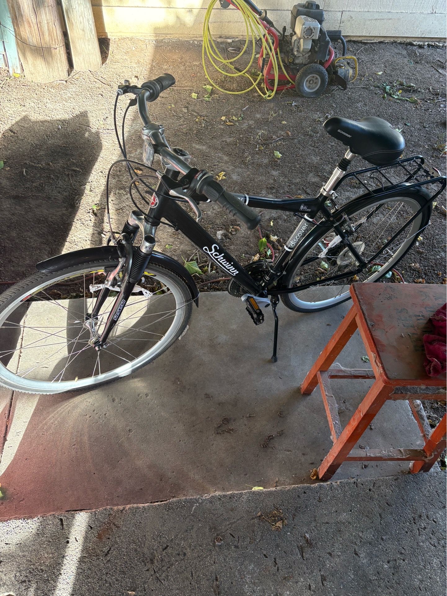 Schwinn discover city series bike