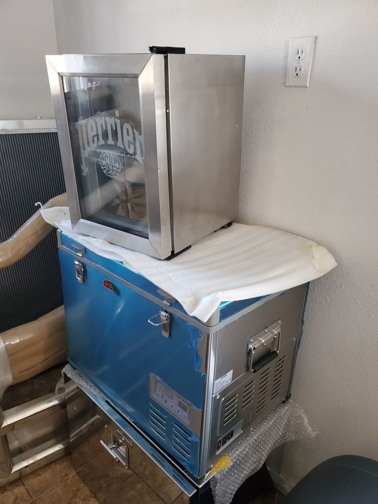 Portable ice maker