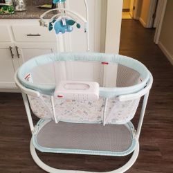 Fisher Price soothing Motion Bassinet