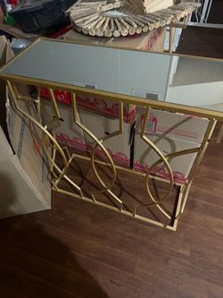 Entry way table