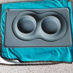 Unique Pet Feeding Tray And Feeding Bowls