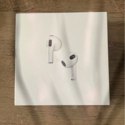Apple Earpods Third Generation In Good Condition