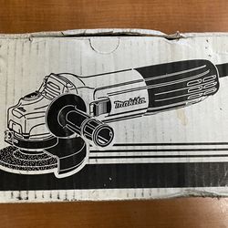 MAKITA GA4530 4-1/2" ANGLE GRINDER