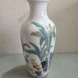 Chinese Porcelain Vase 