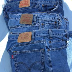 Mens 550 Levi’s 36 x 32   $20/pair